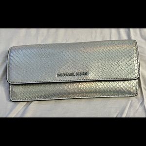 Michael Kors Holo Wallet